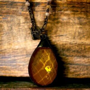Gorgeous Amber Pendant Necklace